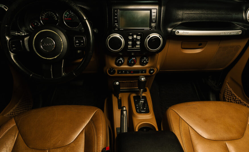 JEEP WRANGLER SAHARA UNLIMITED 4X4 2015