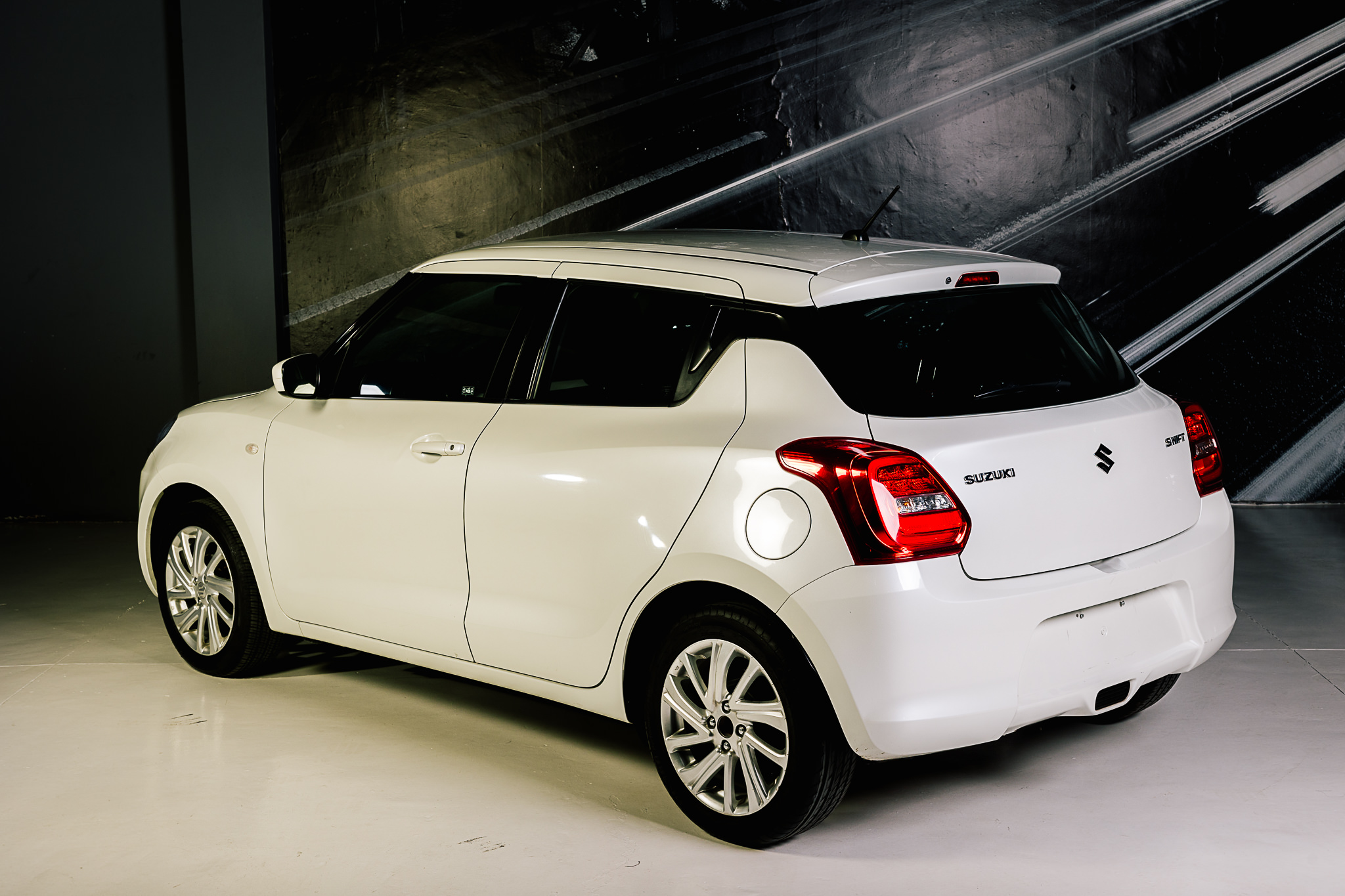 SUZUKI SWIFT GLS 2023