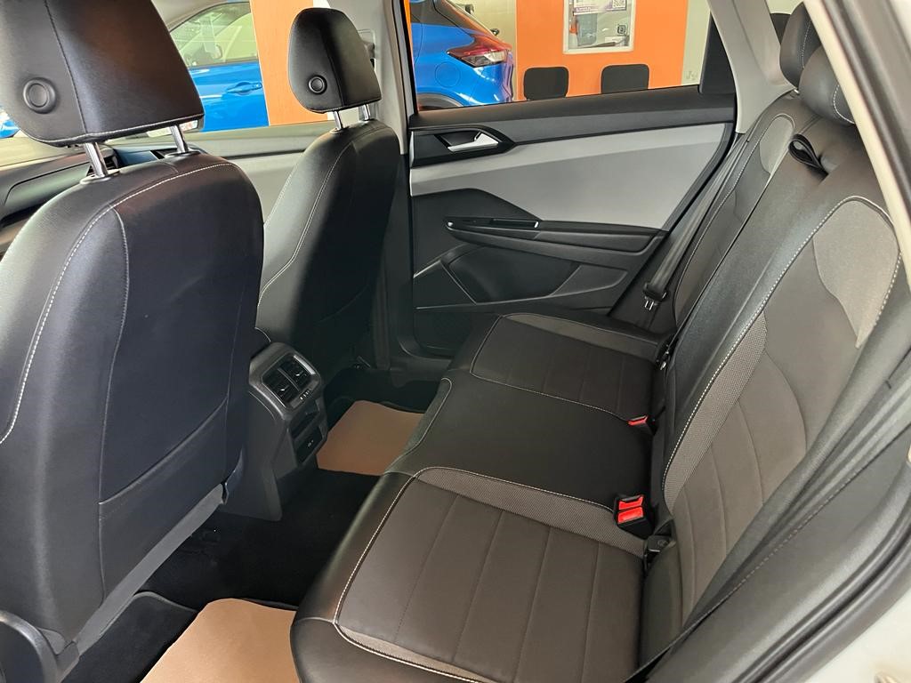 VOLKSWAGEN TAOS 2021