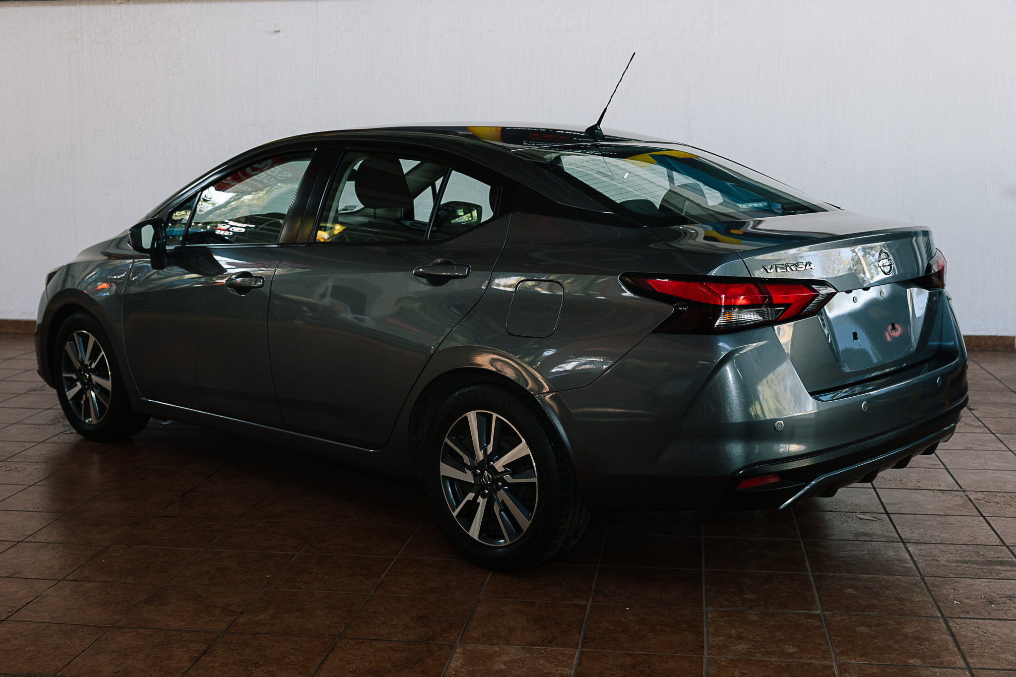 NISSAN VERSA ADVANCE 2020 BONO DE $ 30,000