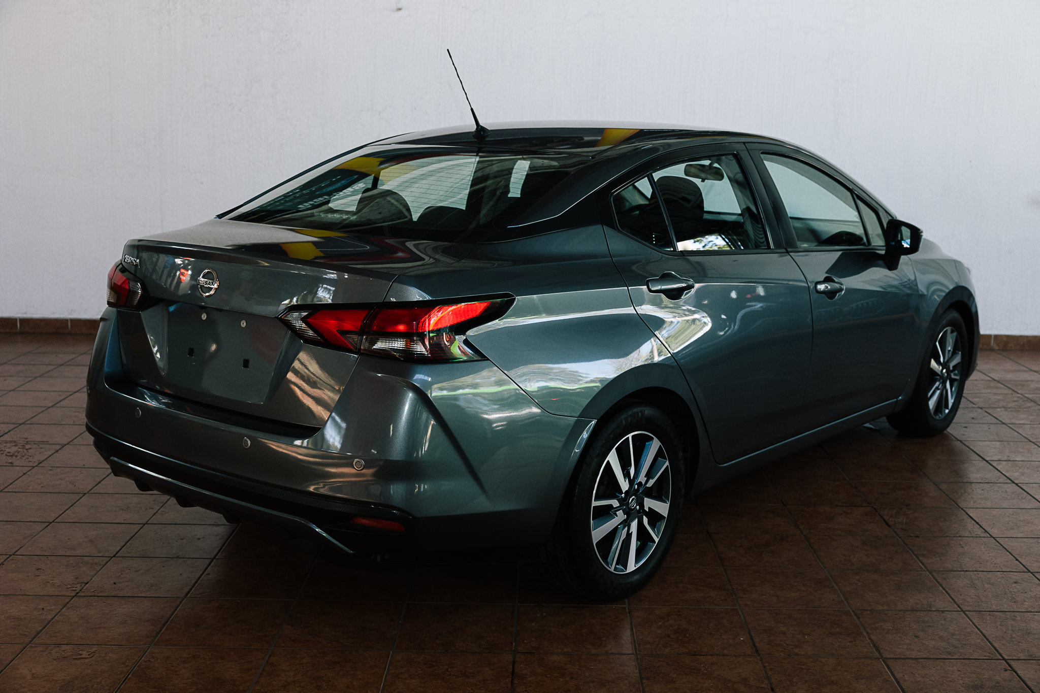 NISSAN VERSA ADVANCE 2020 BONO DE $ 30,000