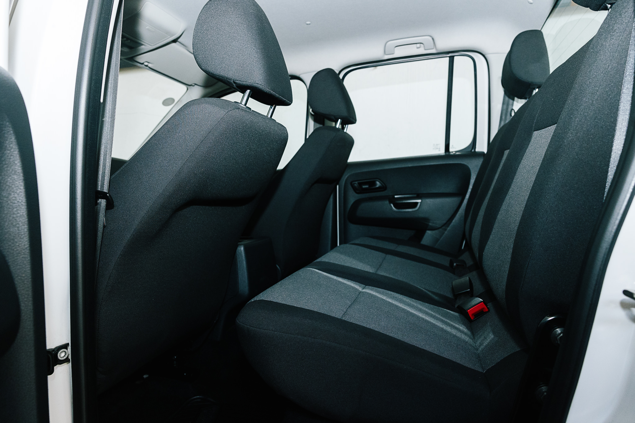 VW AMAROK TRENDLINE DIESEL 4X2 V4 2018 BONO DE $ 30,000