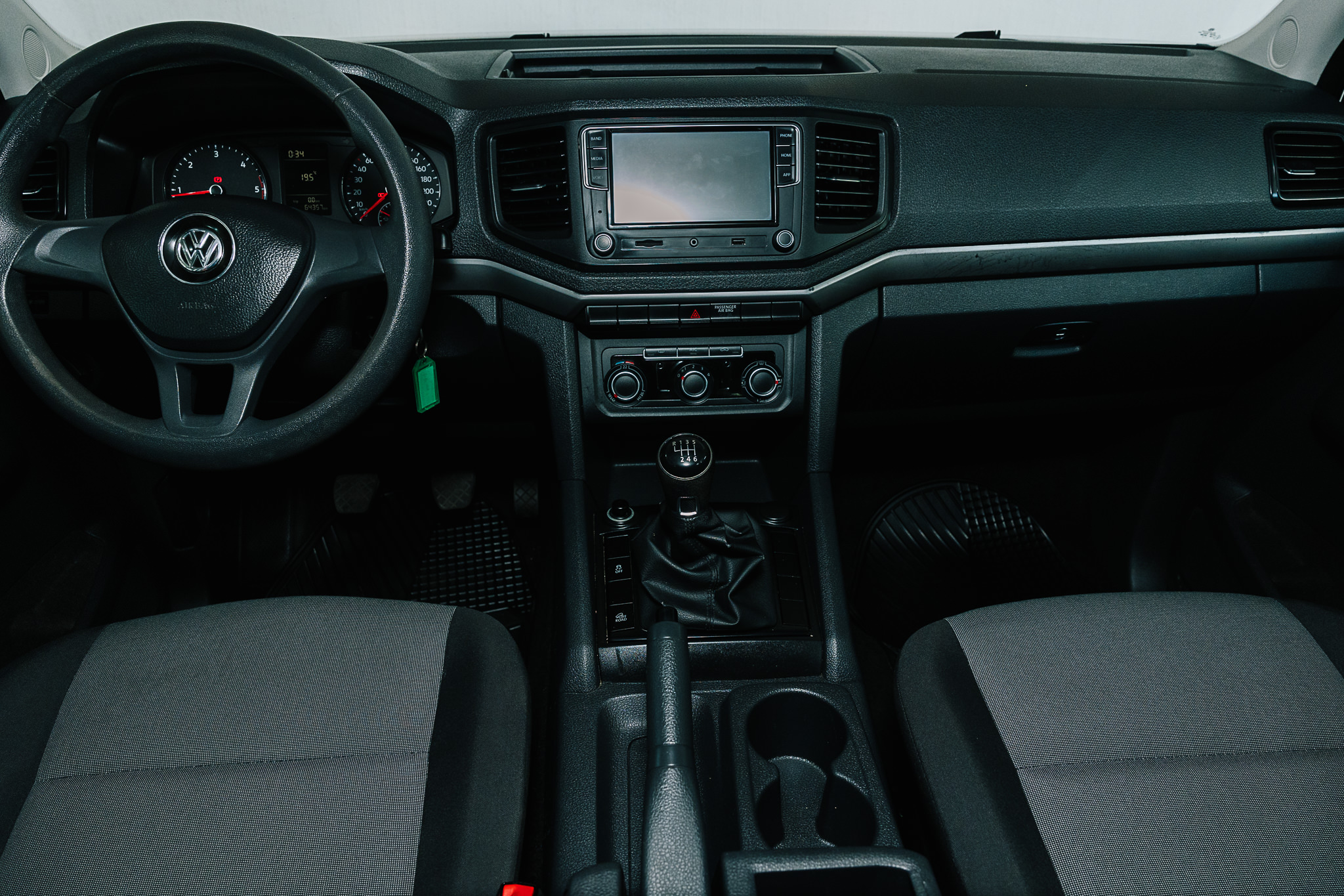 VW AMAROK TRENDLINE DIESEL 4X2 V4 2018 BONO DE $ 30,000