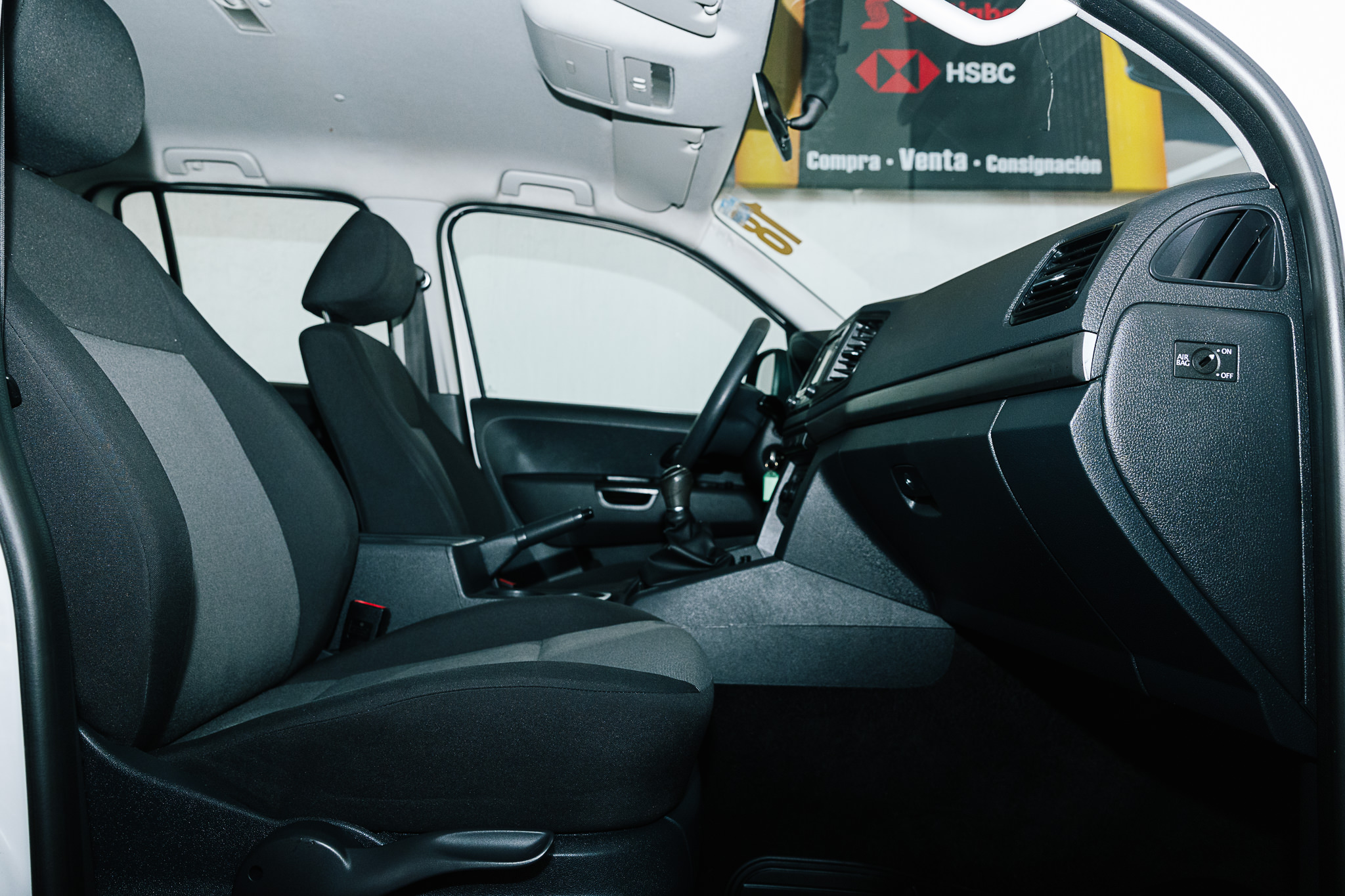 VW AMAROK TRENDLINE DIESEL 4X2 V4 2018 BONO DE $ 30,000