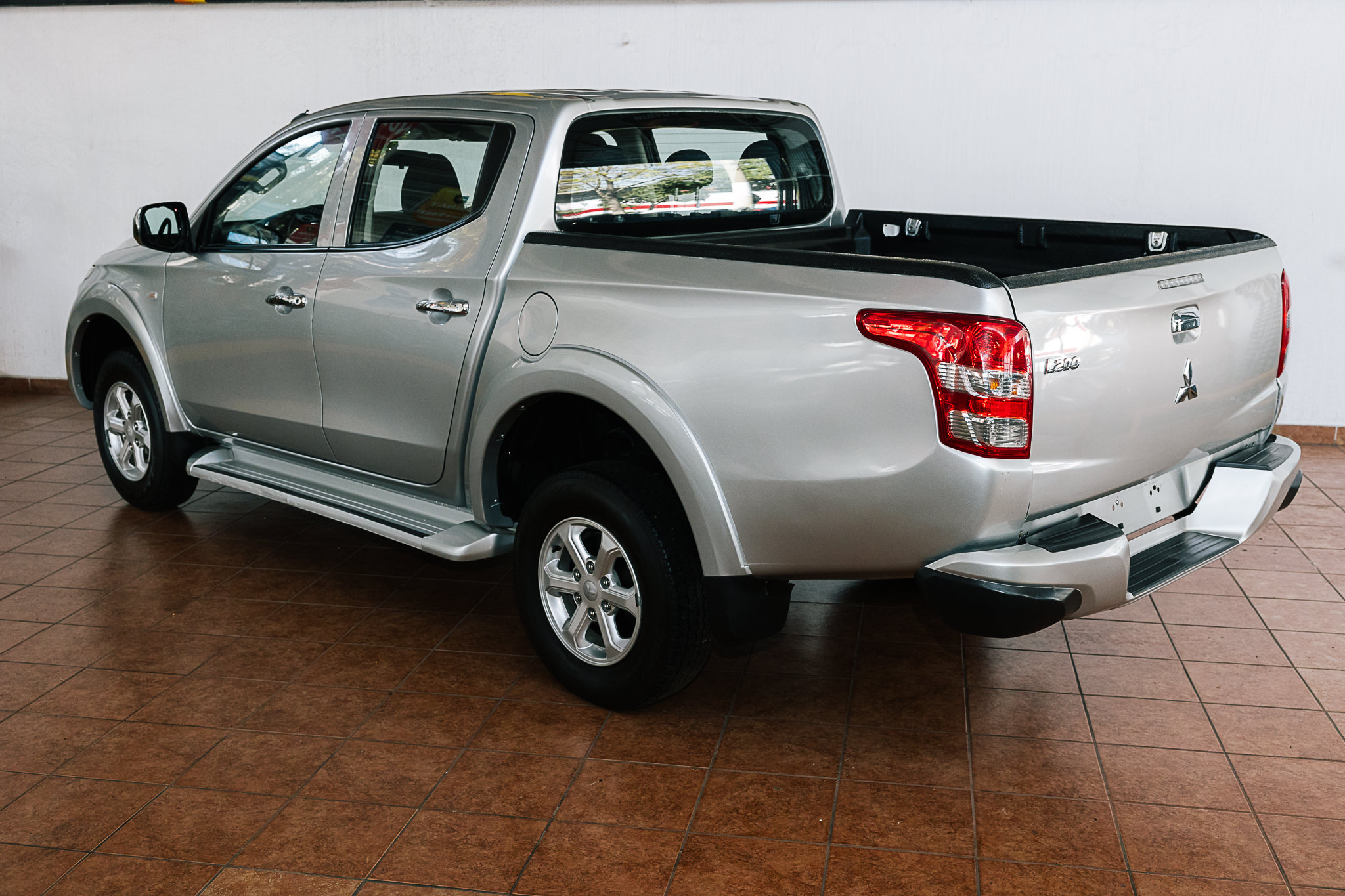 MITSUBISHI L-2OO GLS 2019 BONO DE $ 30,000