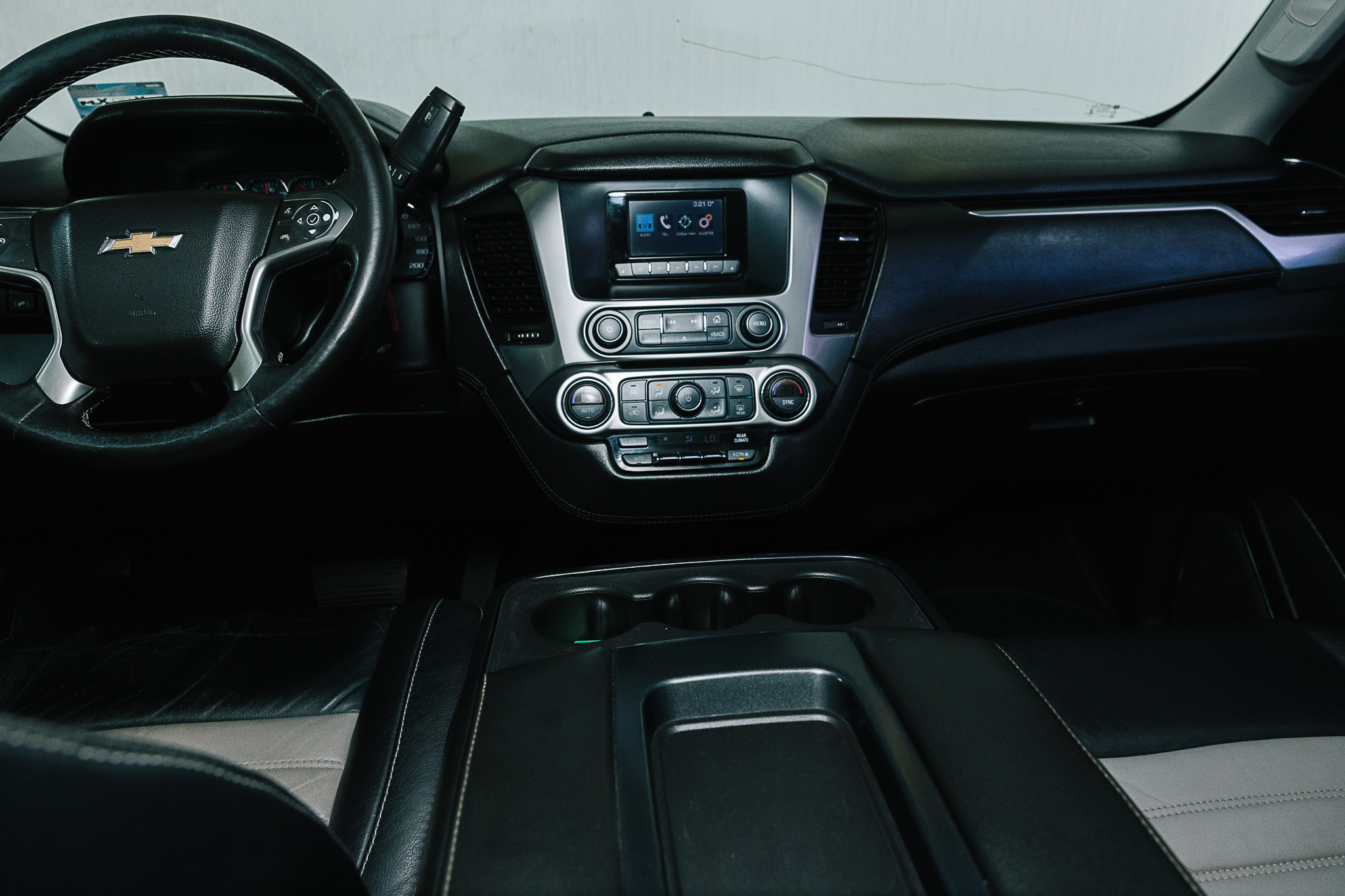 CHEVROLET SUBURBAN 2015 BONO DE $ 30,000