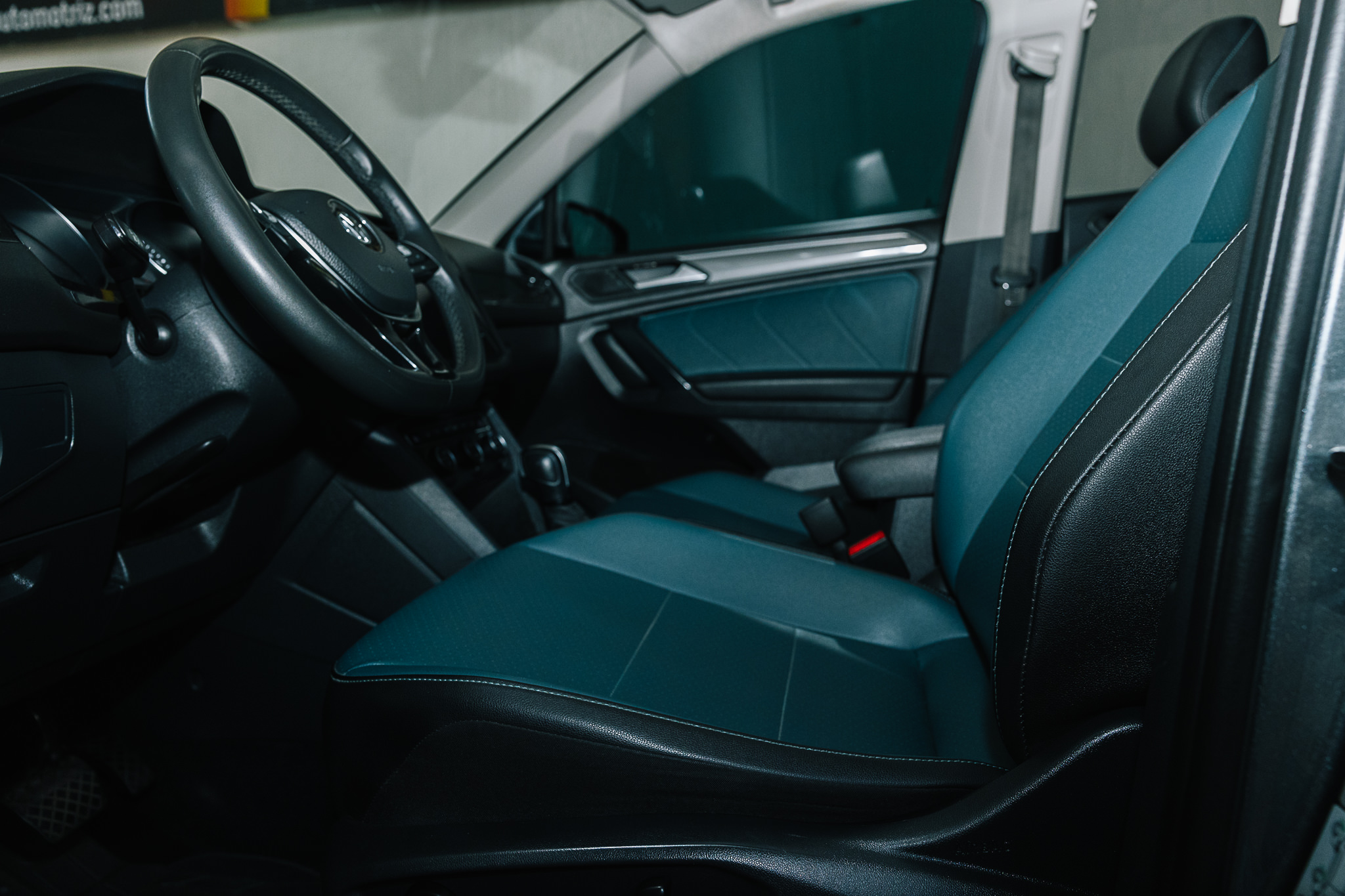 VOLKSWAGEN TIGUAN IQ. DRIVE 2020