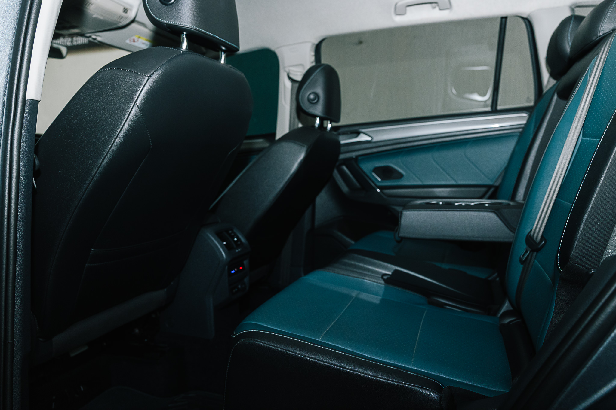 VOLKSWAGEN TIGUAN IQ. DRIVE 2020