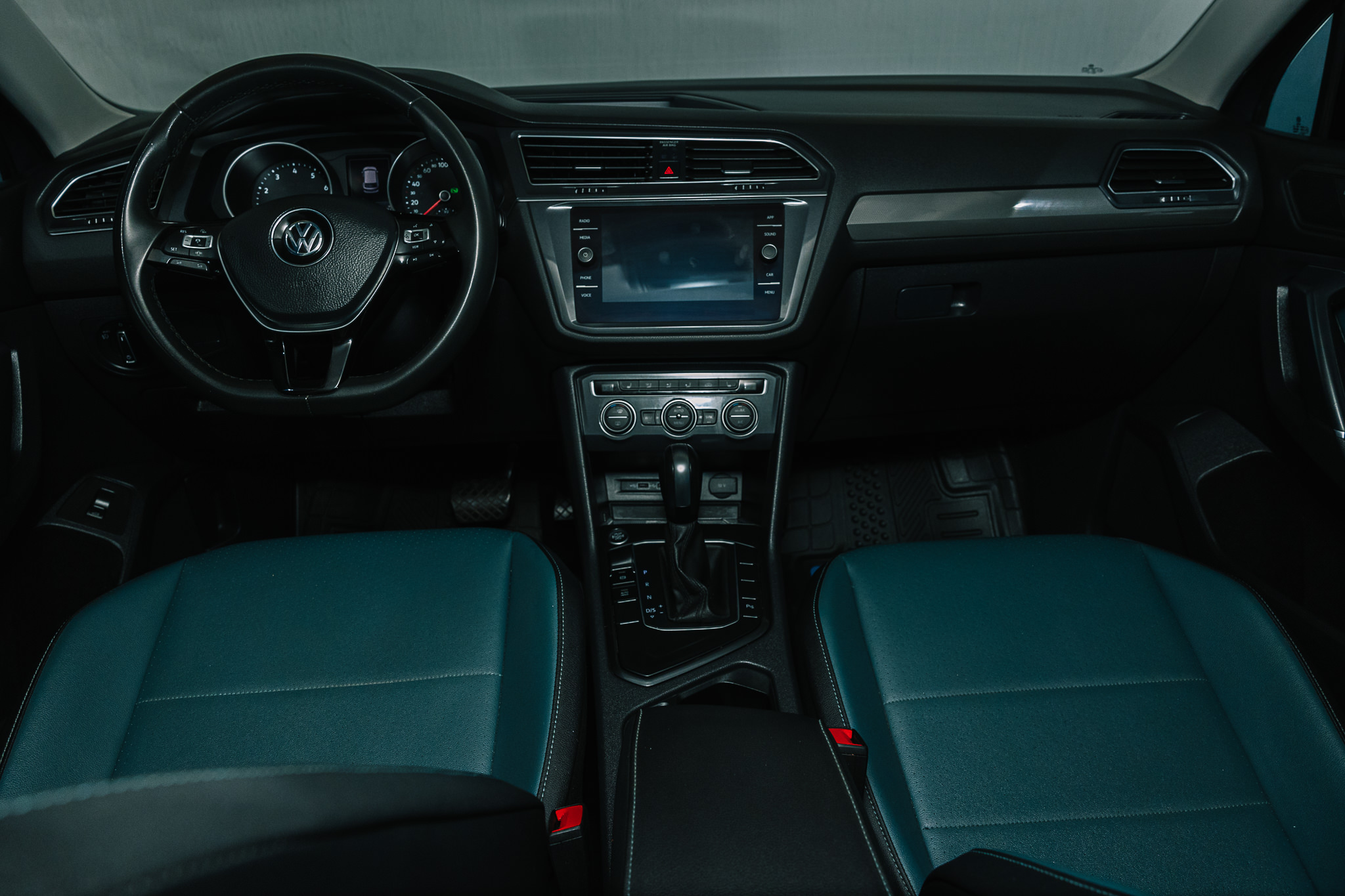 VOLKSWAGEN TIGUAN IQ. DRIVE 2020