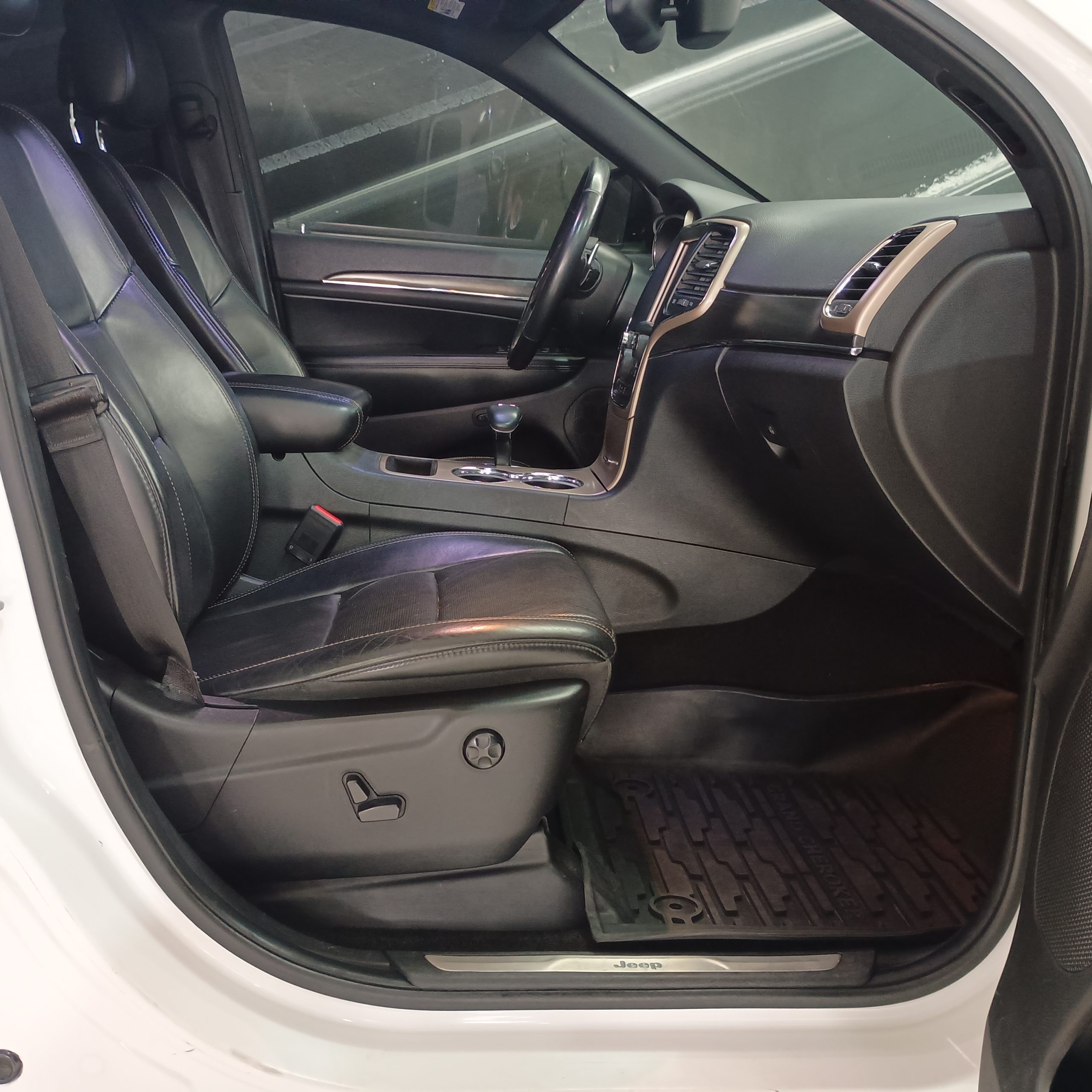 JEEP GRAND CHEROKEE LUJO LIMITED 2015