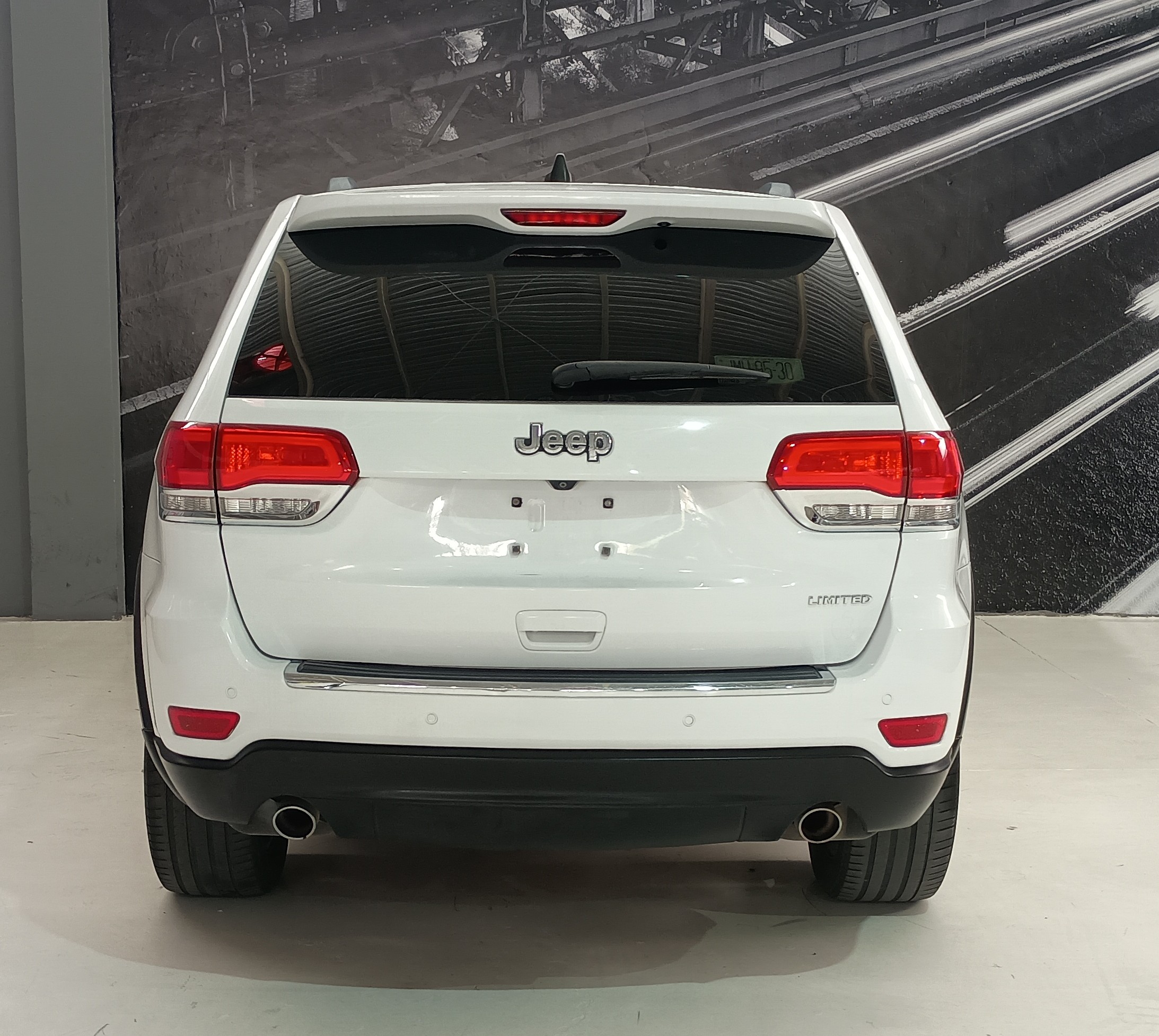 JEEP GRAND CHEROKEE LUJO LIMITED 2015