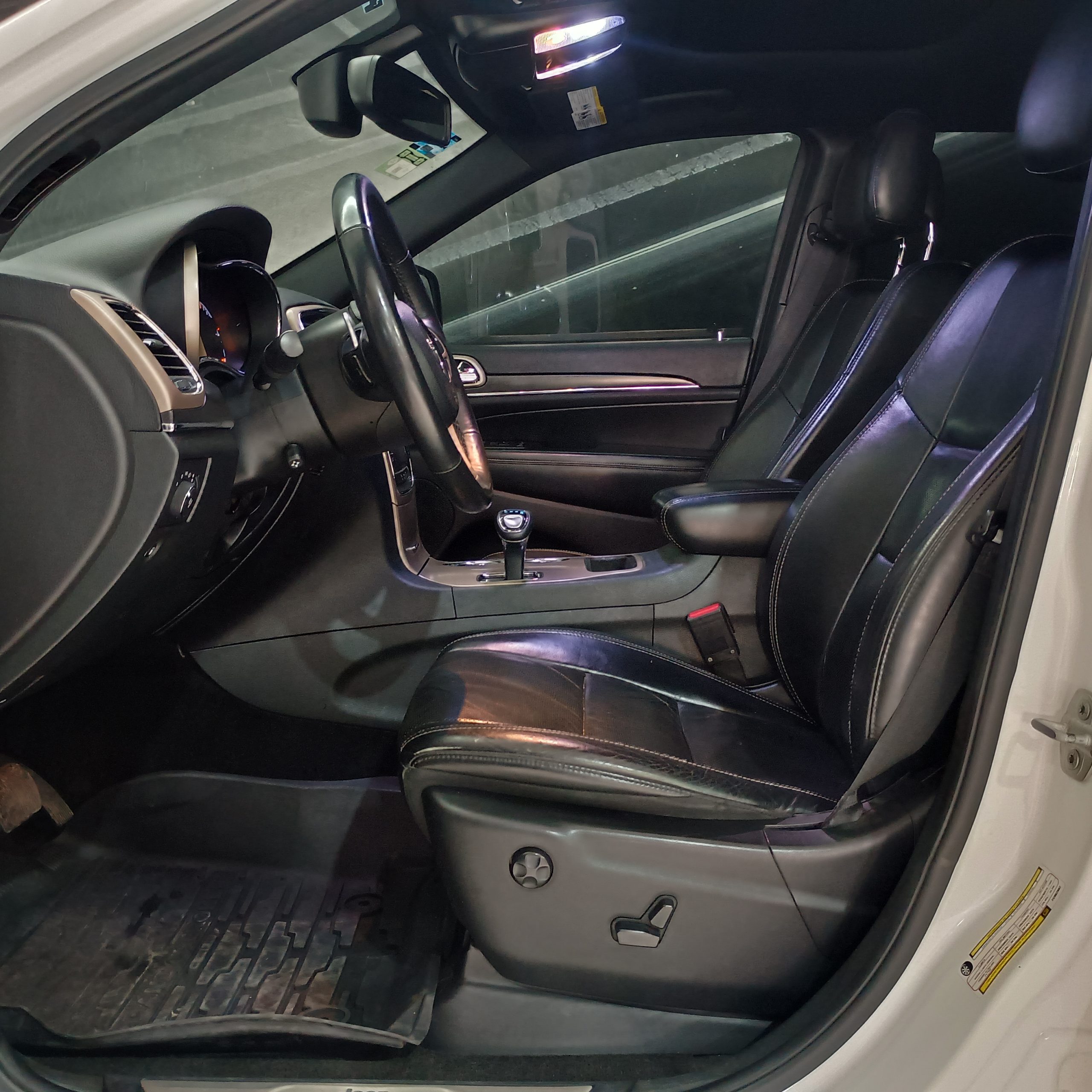 JEEP GRAND CHEROKEE LUJO LIMITED 2015