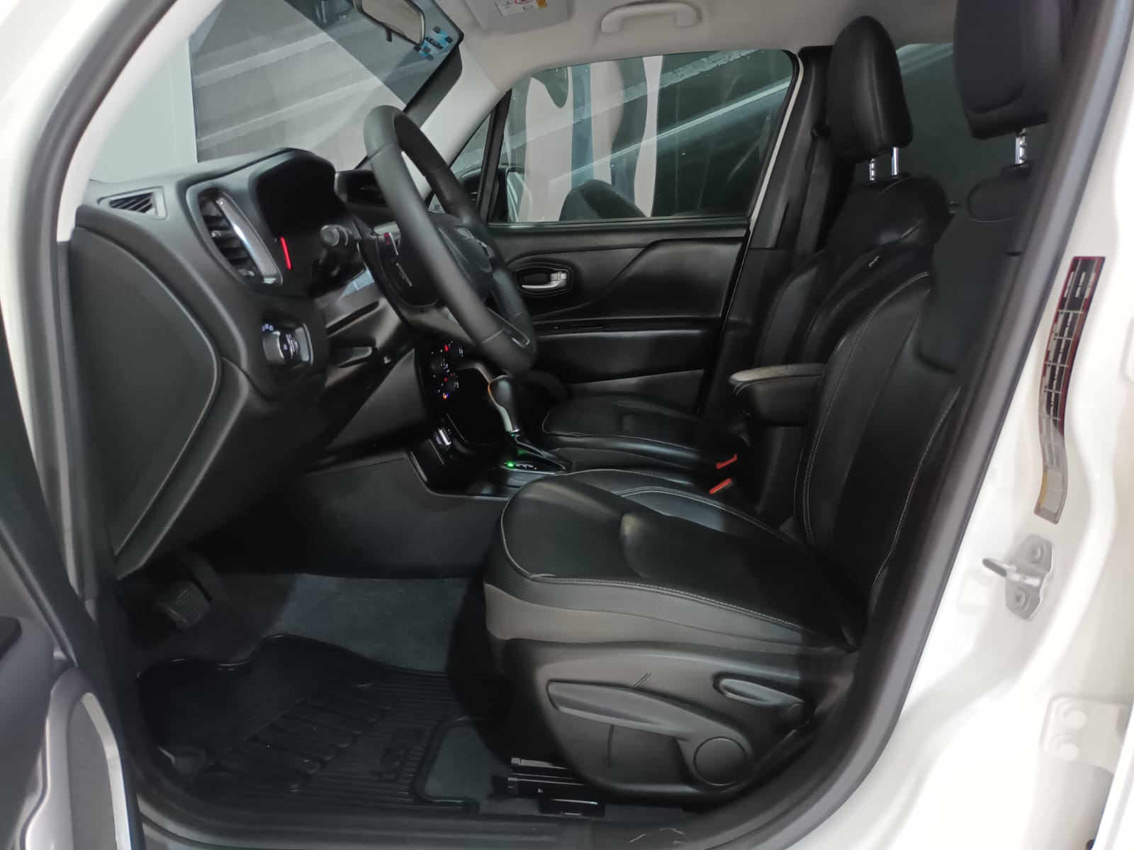 JEEP RENEGADE LATITUDE 2023