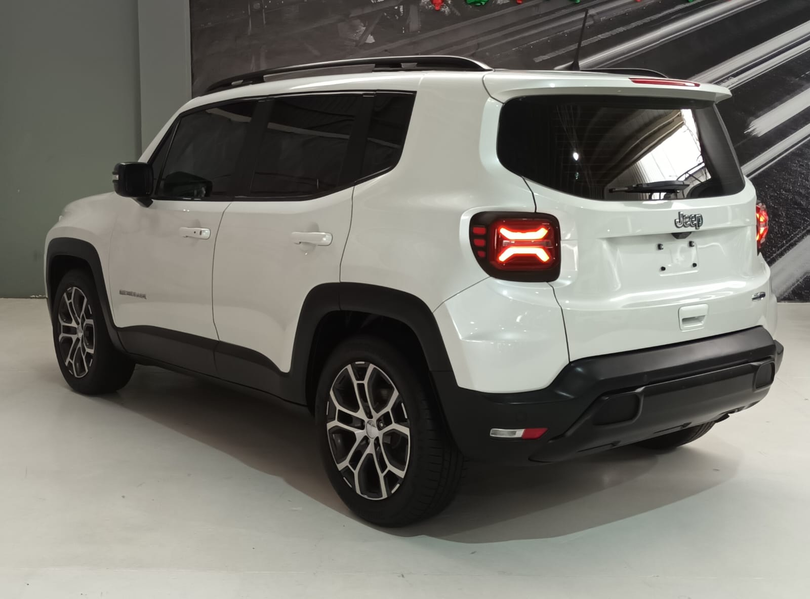 JEEP RENEGADE LATITUDE 2023