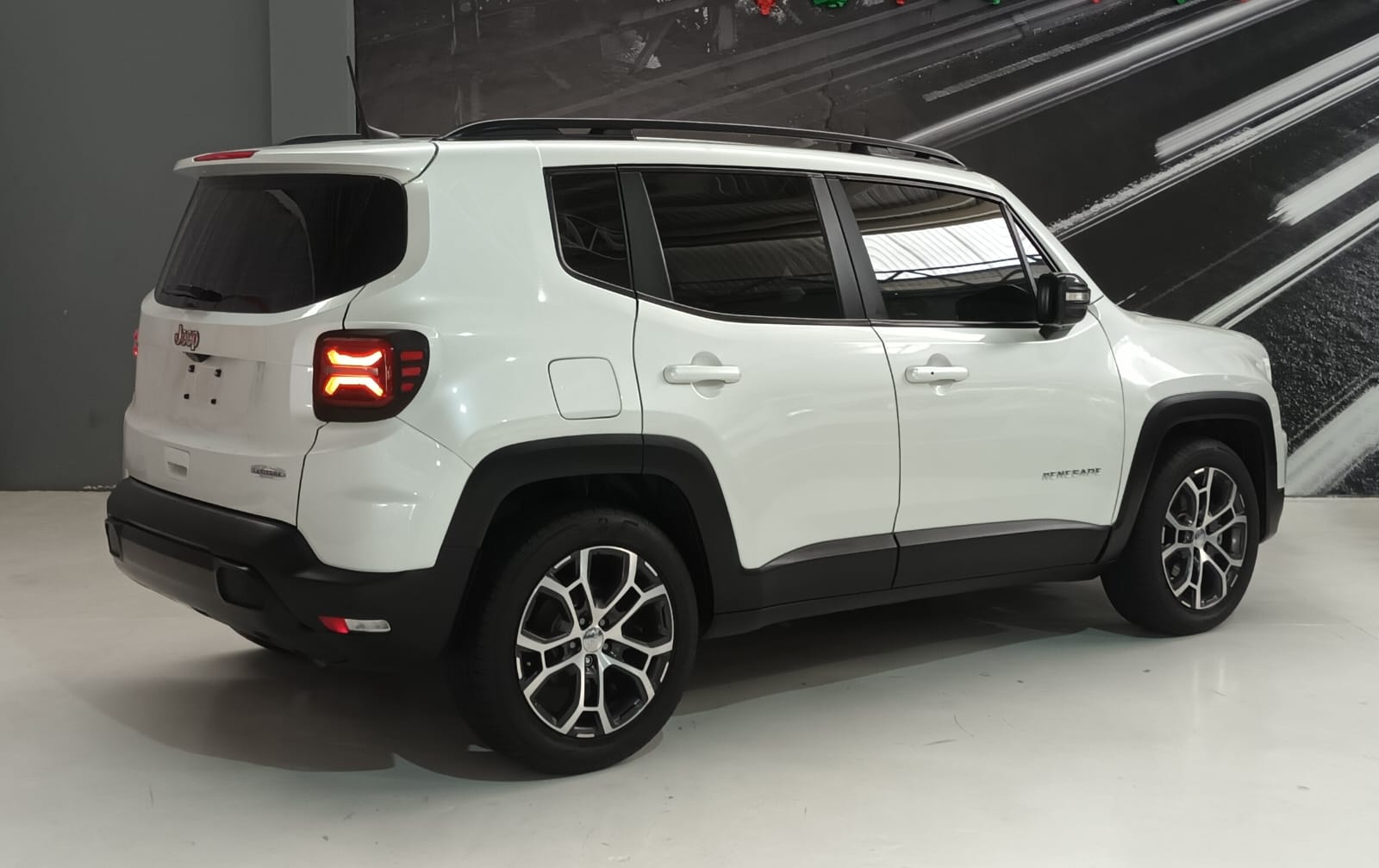 JEEP RENEGADE LATITUDE 2023