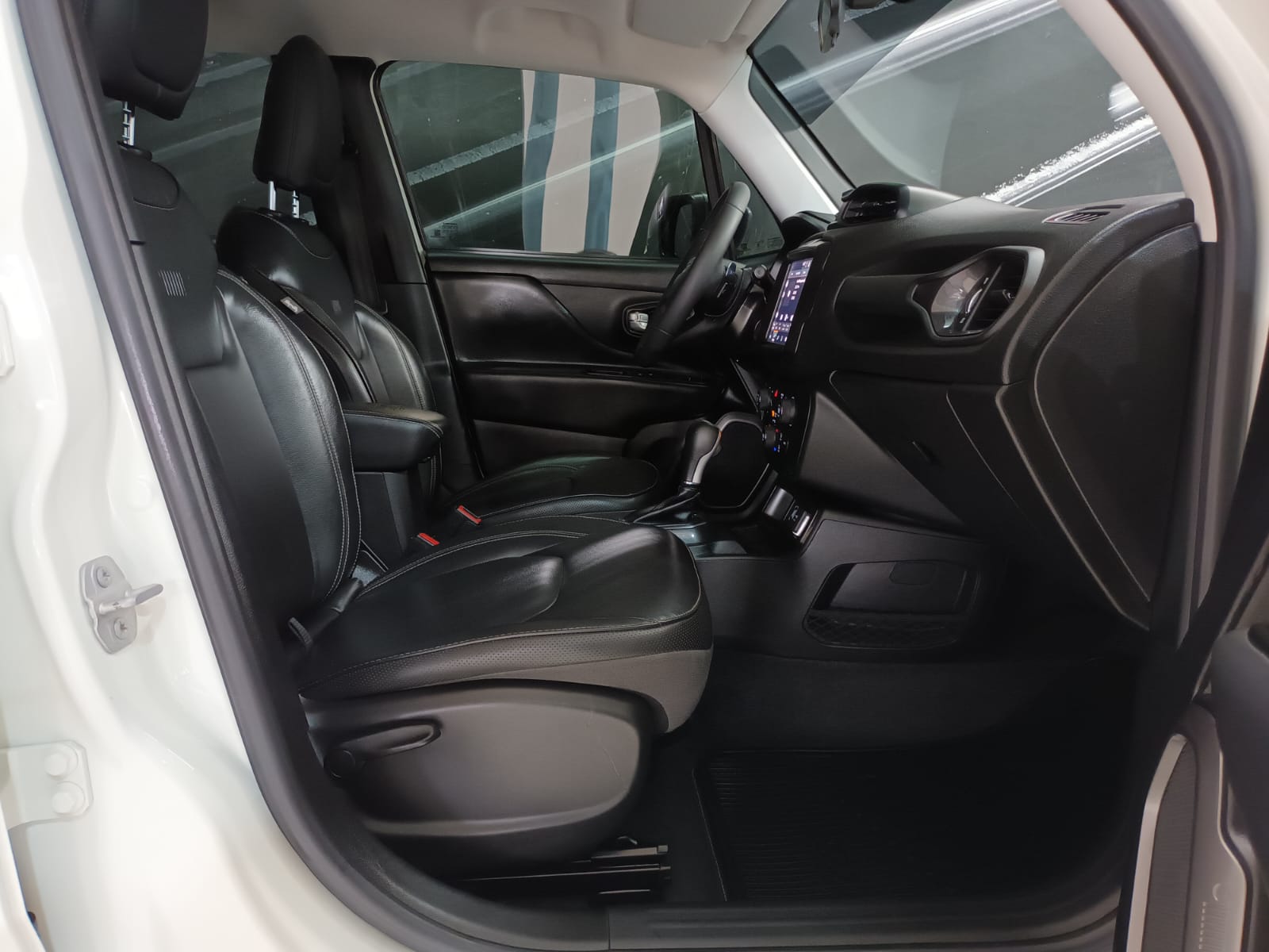 JEEP RENEGADE LATITUDE 2023