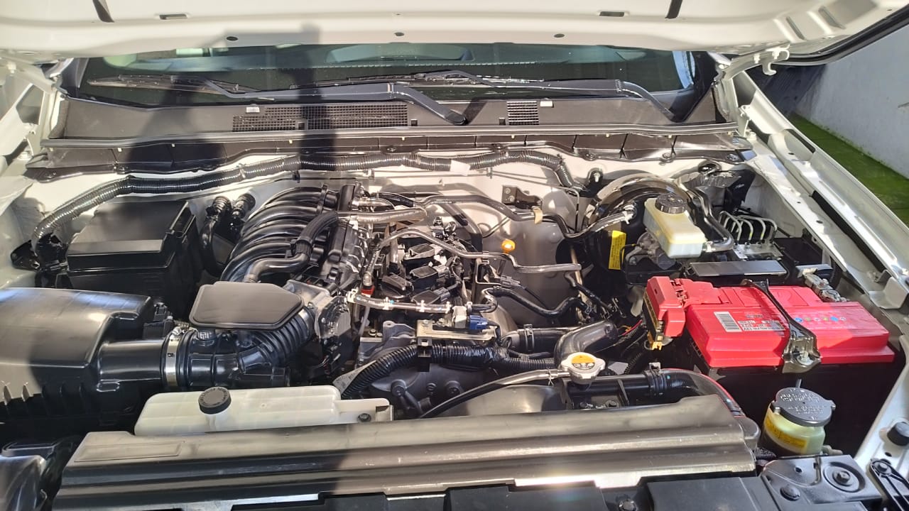 NISSAN NP-300 CHASIS CABINA CON CAJA SECA 2021