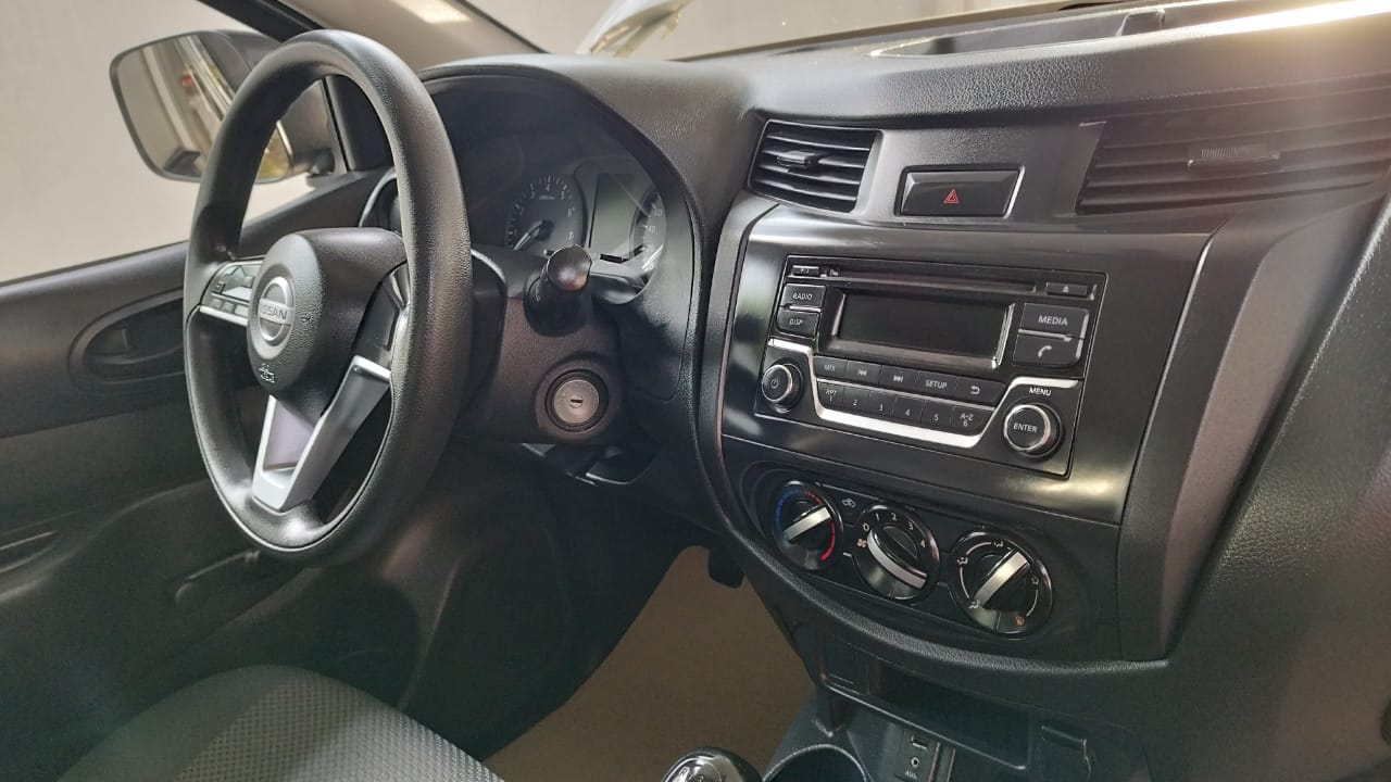 NISSAN NP-300 CHASIS CABINA CON CAJA SECA 2021