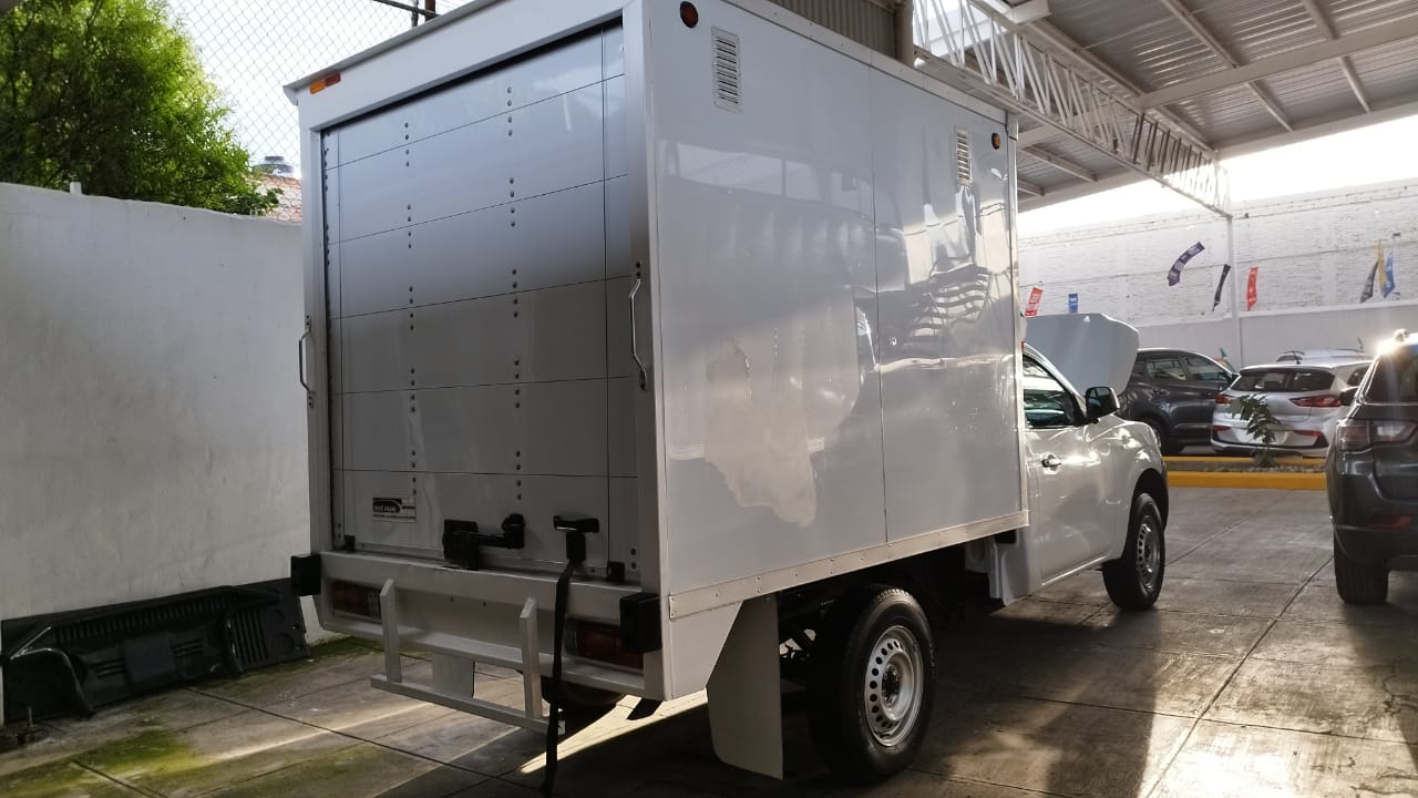 NISSAN NP-300 CHASIS CABINA CON CAJA SECA 2021