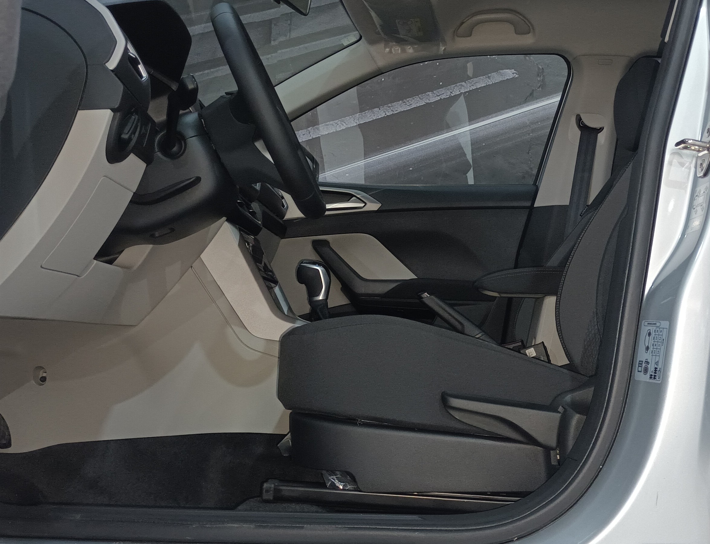 VW TAIGUN COMFORTLINE 2025 NUEVA