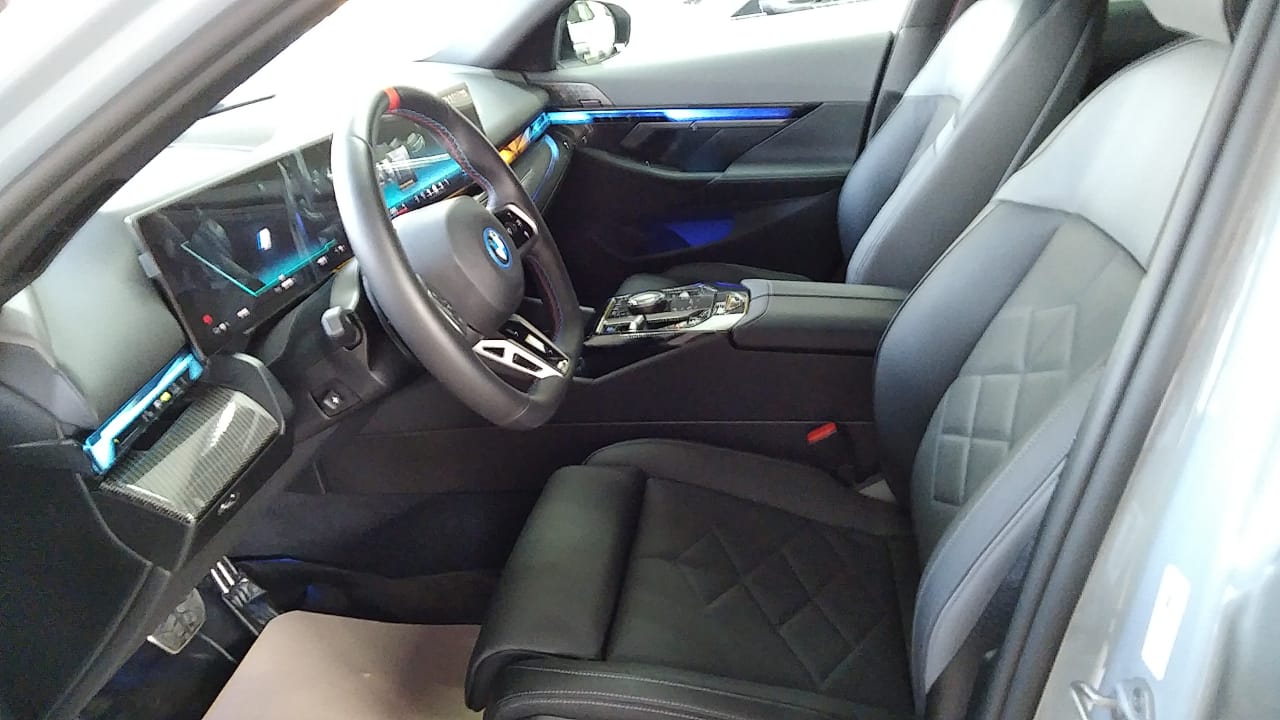 BMW i5 2025 M60 xDrive NUEVO