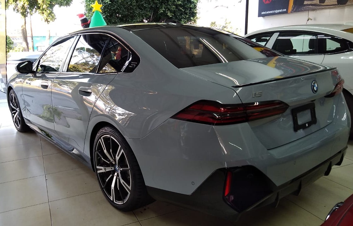 BMW i5 2025 M60 xDrive NUEVO