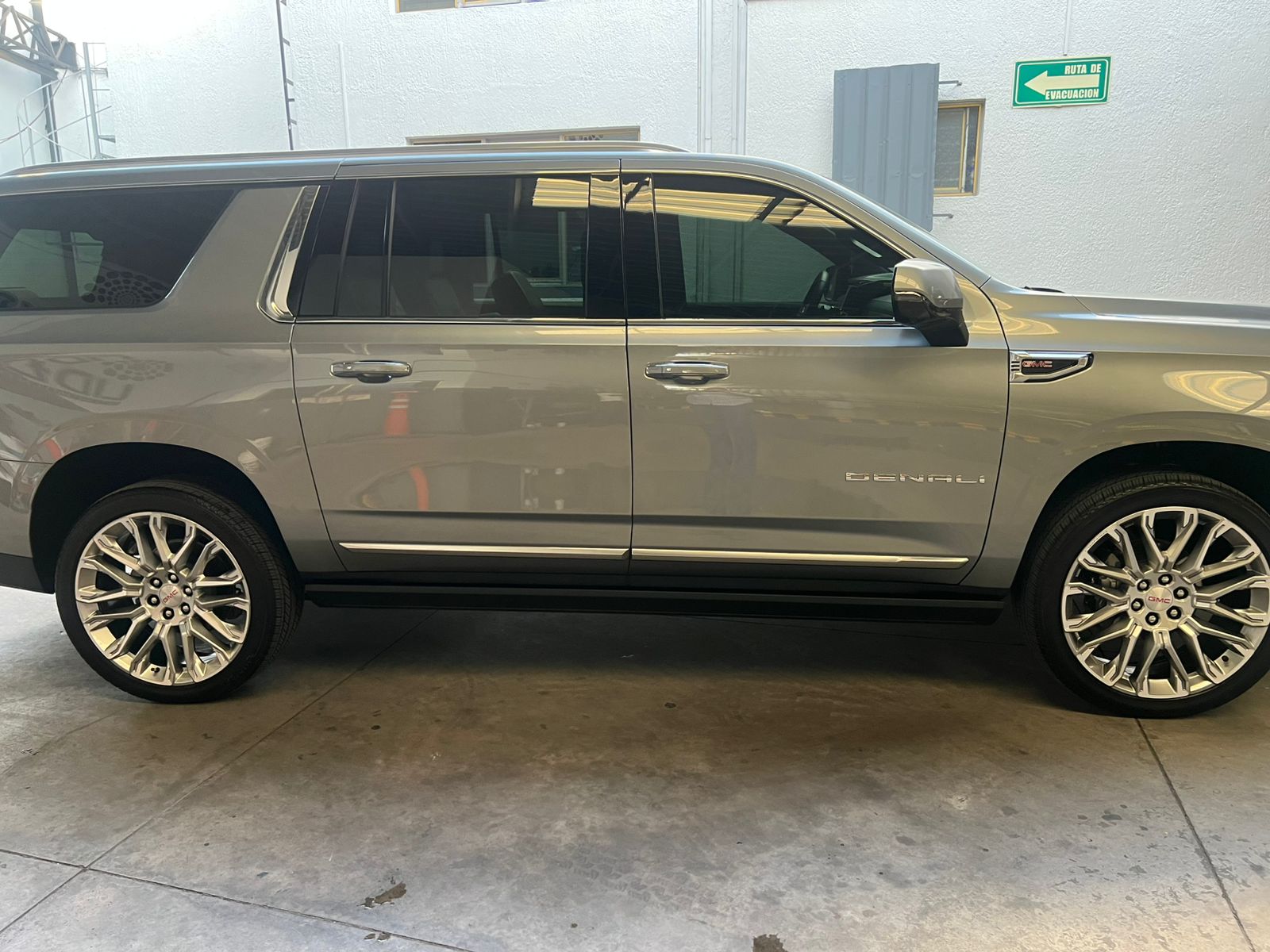 GMC YUKON DENALI XL 2025 4X4