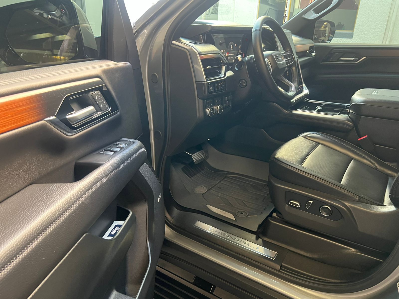 GMC YUKON DENALI XL 2025 4X4