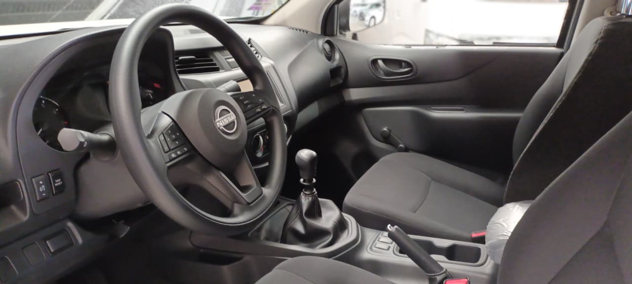 NISSAN NP300 CABINA SENCILLA 2026 *NUEVA*