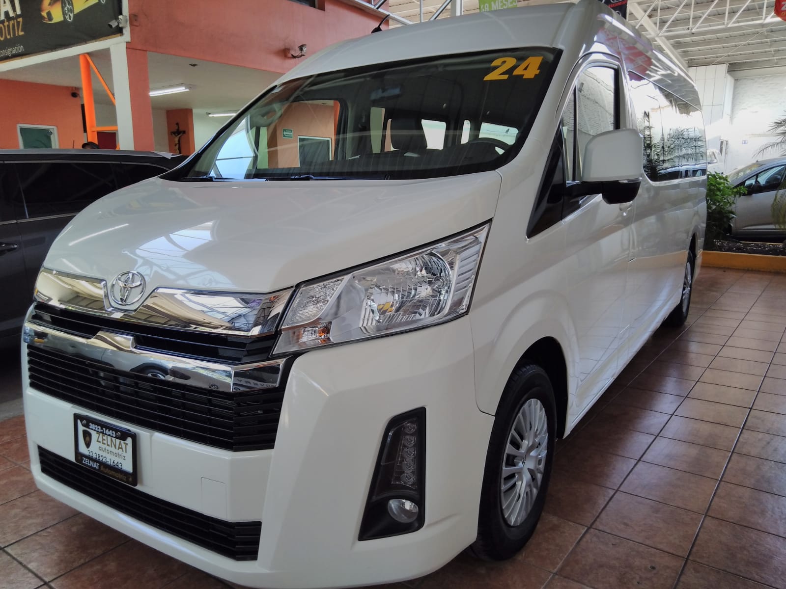 TOYOTA HIACE GL 12 PASAJEROS 2024