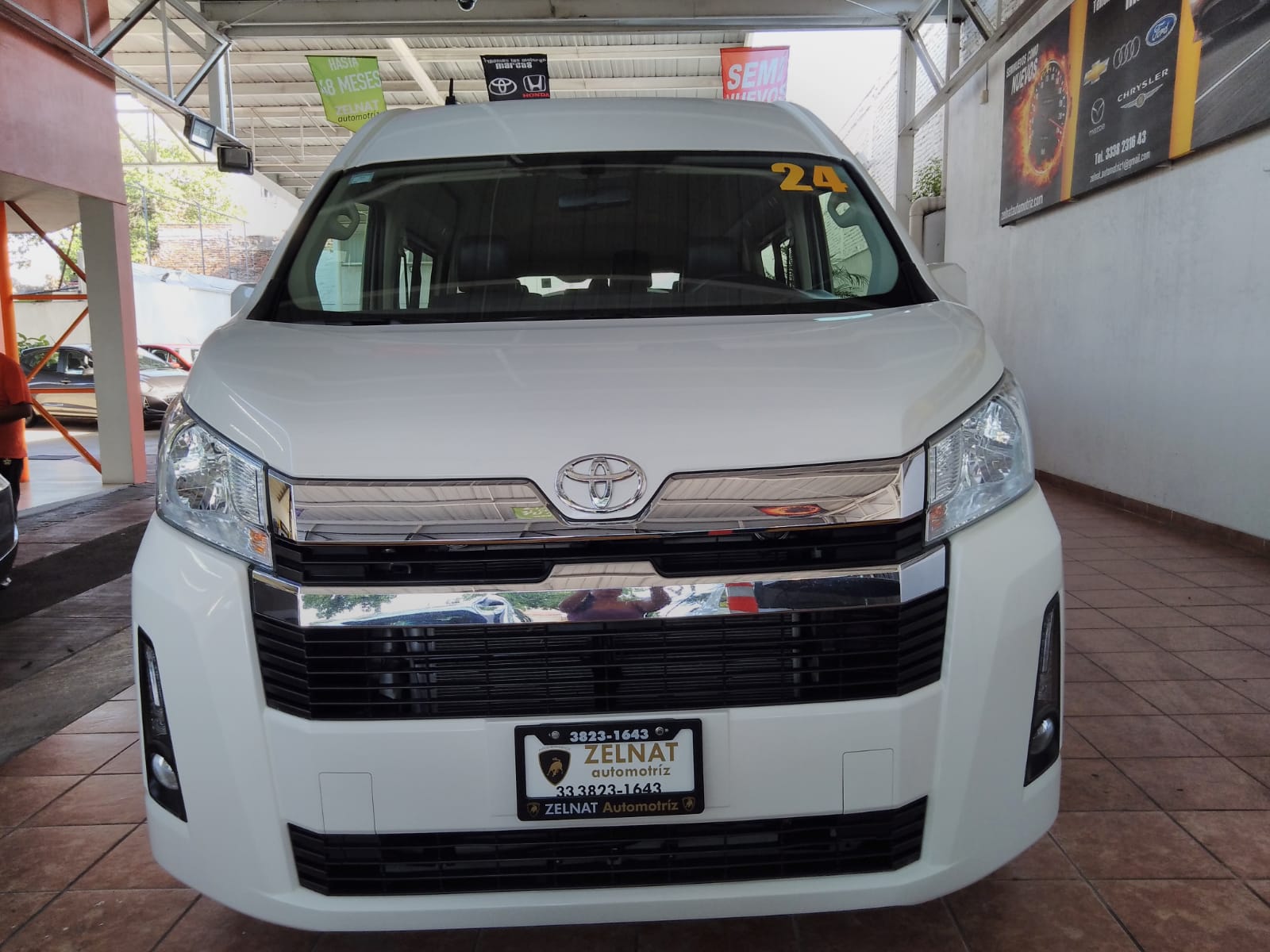 TOYOTA HIACE GL 12 PASAJEROS 2024