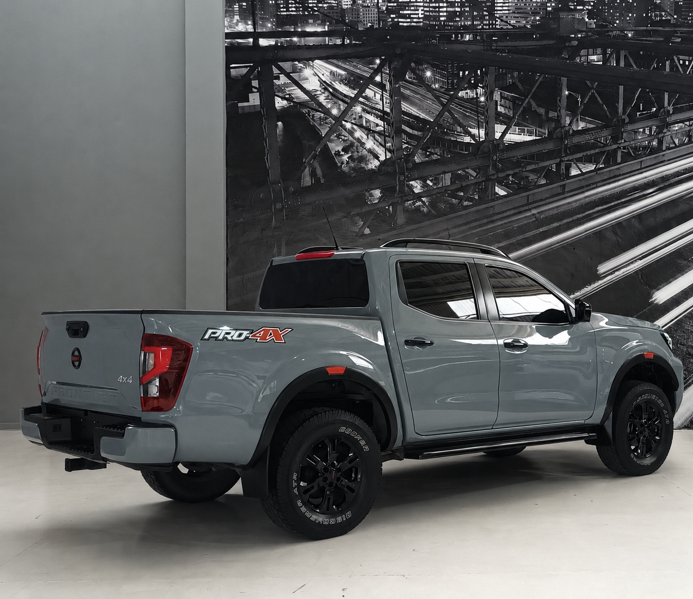 NISSAN FRONTIER PRO-4X 4X4 2022