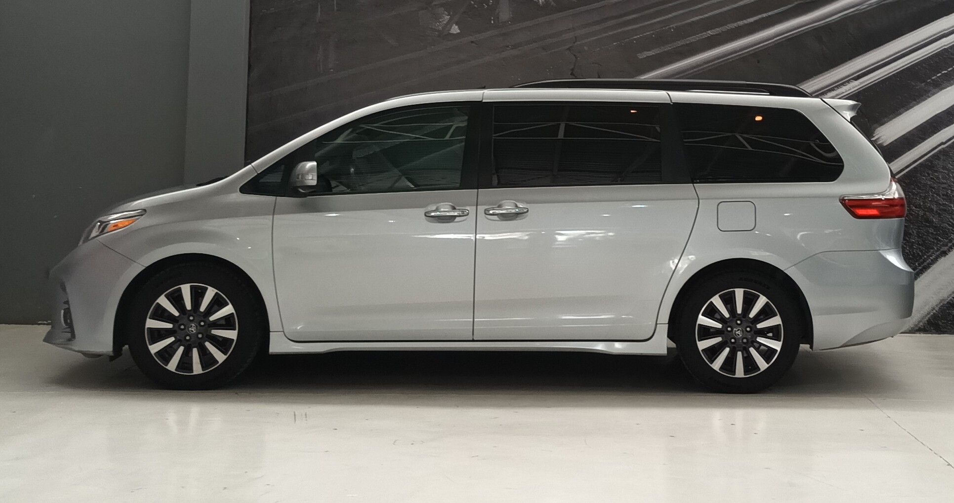 TOYOTA SIENNA LIMITED 2020