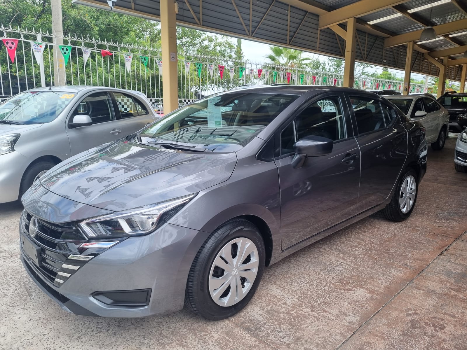 Nissan Versa Sense CVT 2024