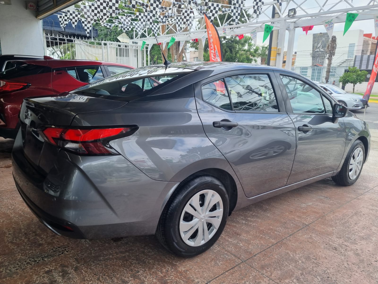 Nissan Versa Sense CVT 2024