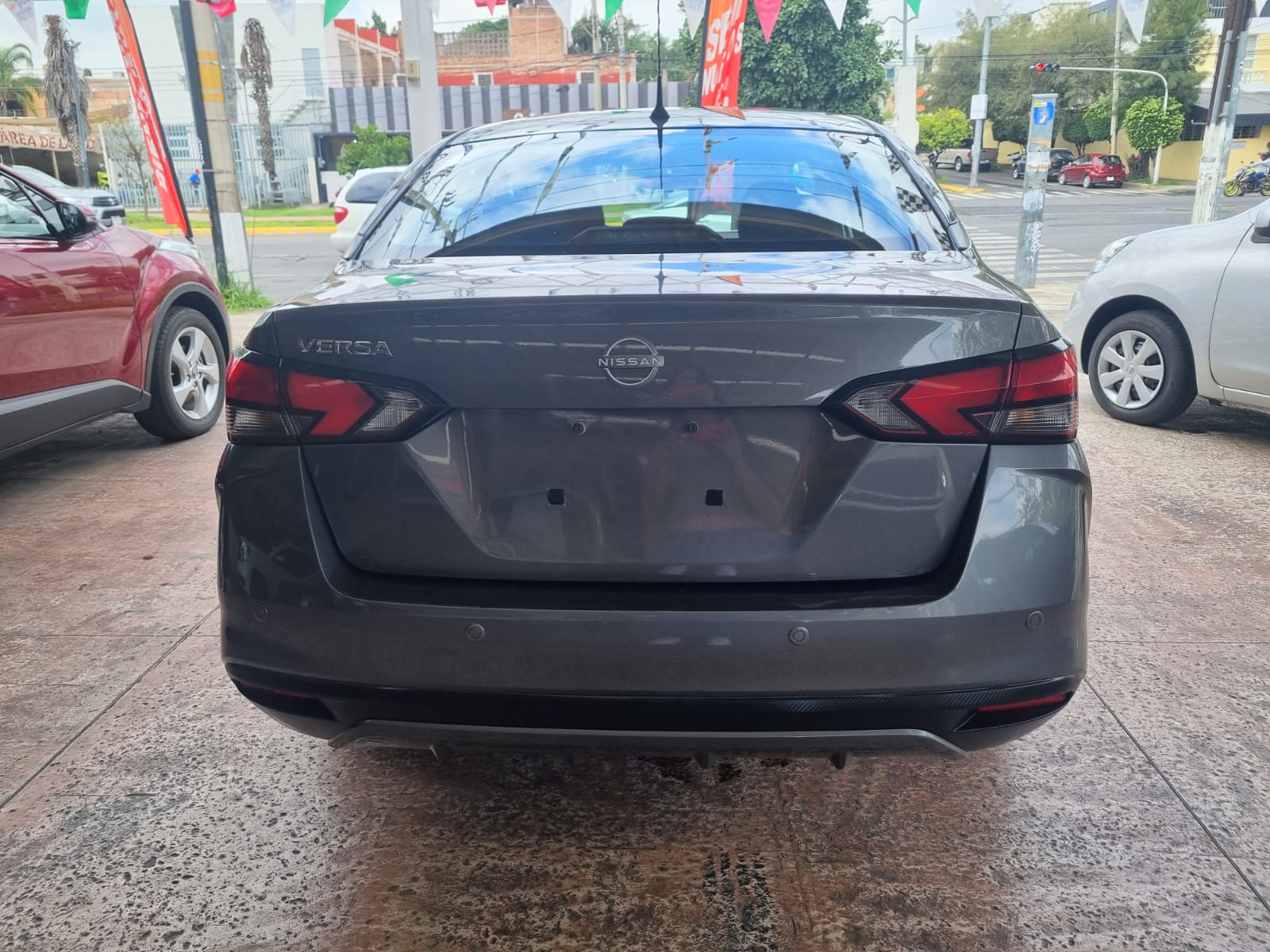 Nissan Versa Sense CVT 2024