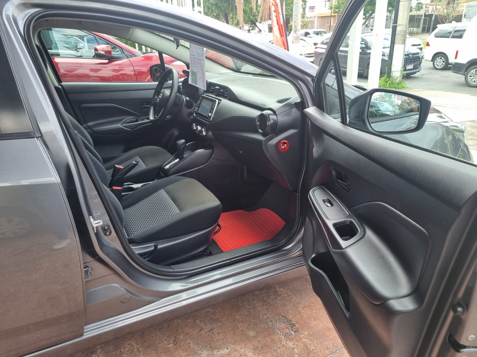 Nissan Versa Sense CVT 2024