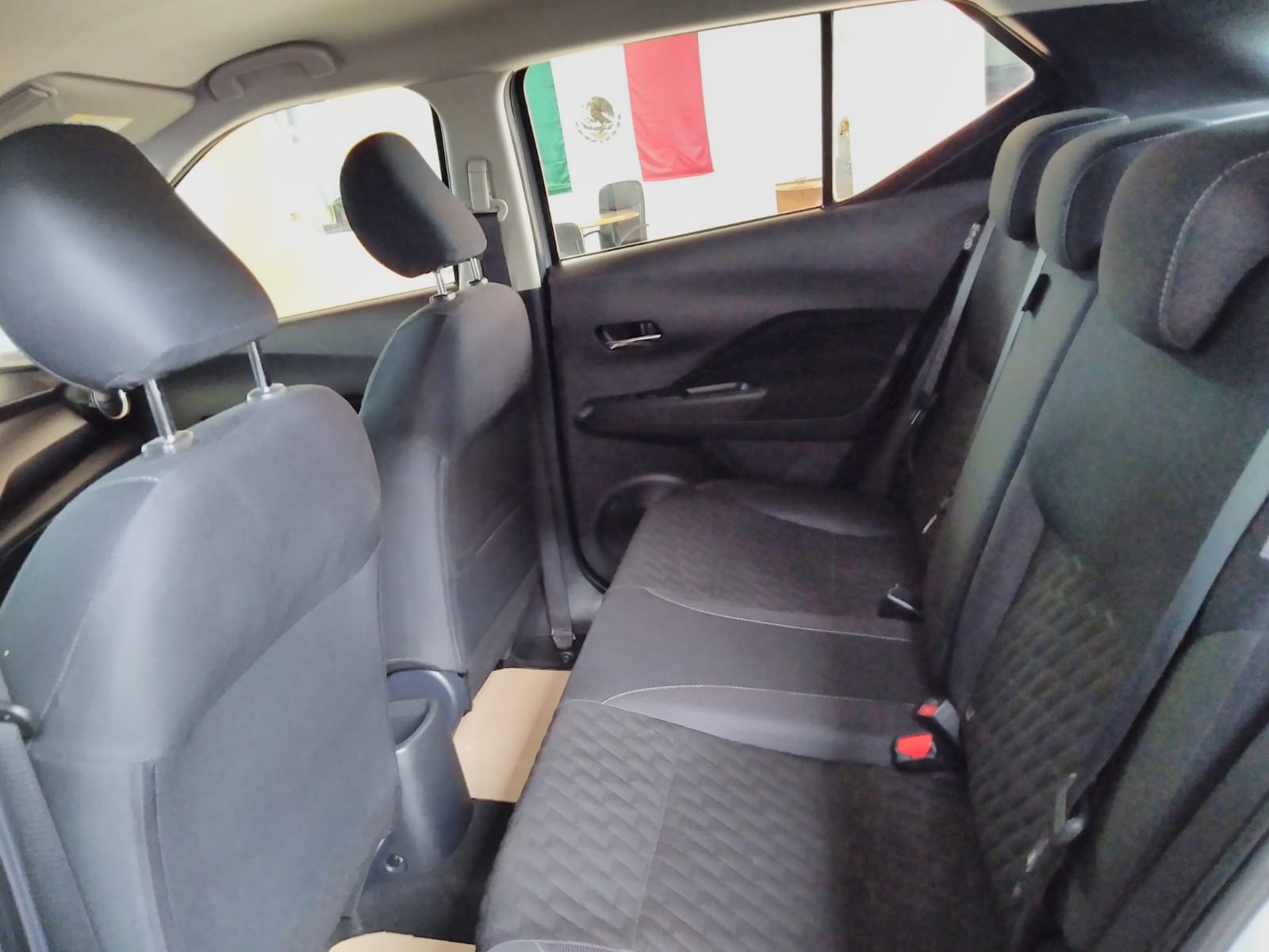 NISSAN KICKS ADVANCE 2024